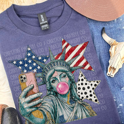 Statue of Liberty Selfie Shirt | Patriotic Graphic Tee